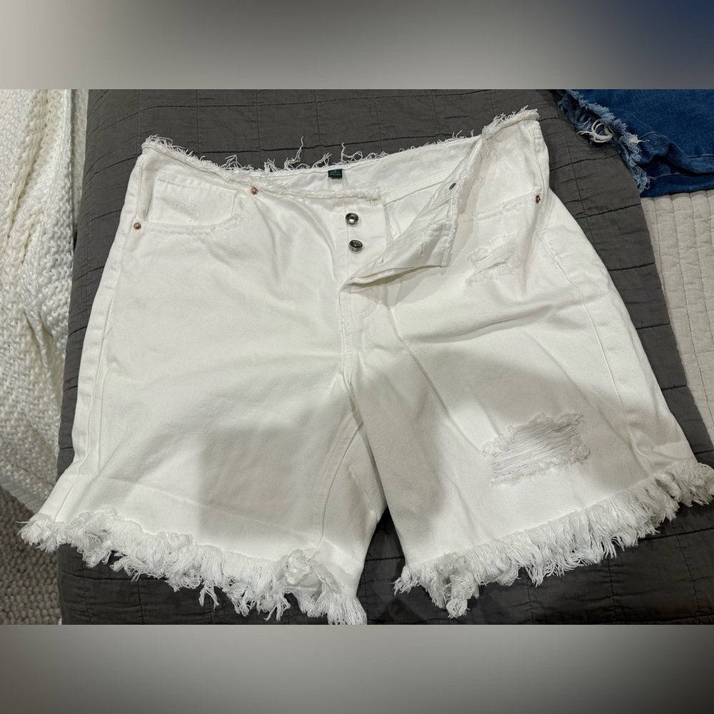 White Frayed Hem Women's Shorts